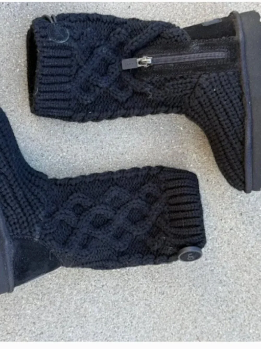 UGG cardi cable  boots new